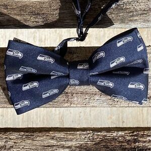 Seattle Seahawks Pre-Tied Bow Tie. Adjustable. Excellent Condition.